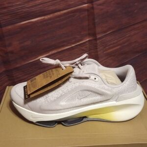 Nike Versair Sneakers